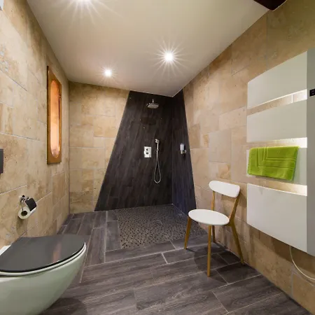 Nocleg ze śniadaniem Le Domaine Du Verger, D'hotes 3*